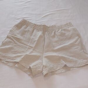 H&M Cream High Waist Shorts Relaxed Fit
